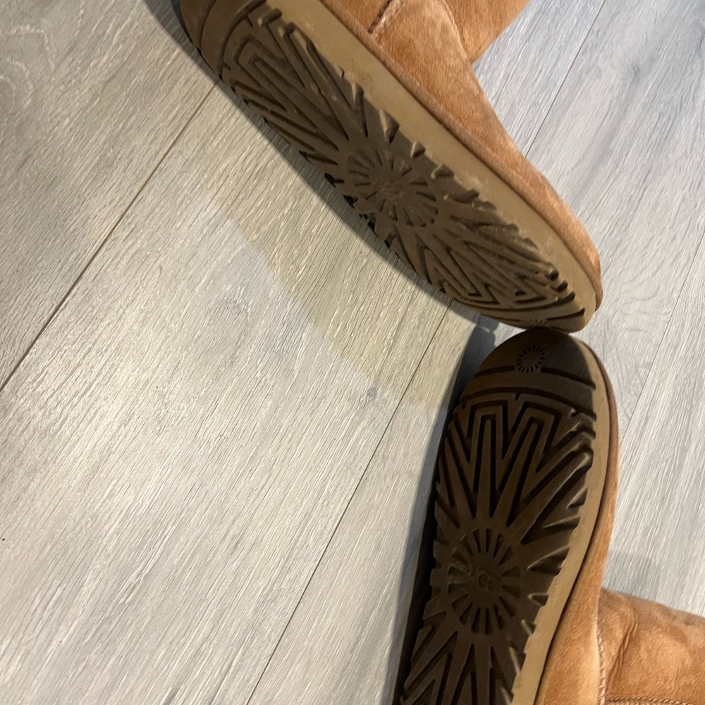 UGG Classic Brown Sheepskin Boots - Picture 8 of 8